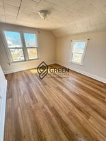 641-645 N Indiana Ave in Kankakee, IL - Building Photo