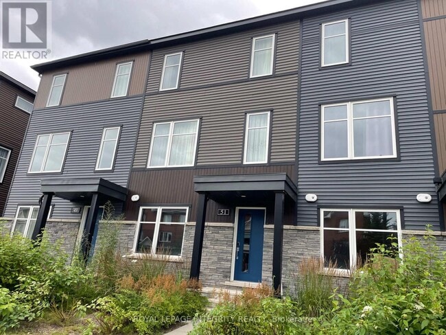 property at 51 Lakepointe Dr