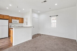 26380 Arboretum Way in Murrieta, CA - Building Photo - Building Photo