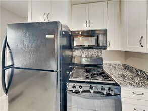 369 Enota Pl SW in Atlanta, GA - Building Photo - Building Photo