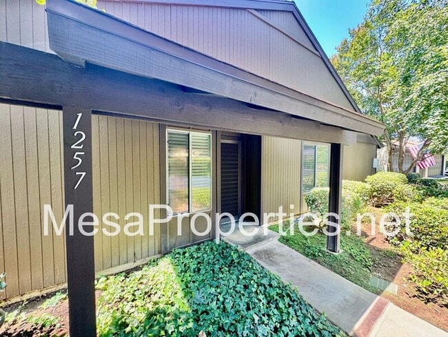 1257 Bonnie Glen Ln in San Dimas, CA - Building Photo - Building Photo