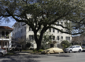 3701 Canal St in New Orleans, LA - Foto de edificio - Building Photo