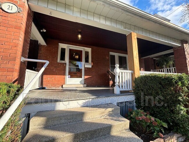 21 Barnesdale Ave S in Hamilton, ON - Building Photo - Building Photo