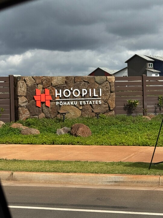 91-1170-1170 Ho?ona?auao St in Kapolei, HI - Foto de edificio