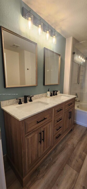 2804 Sarento Pl in Palm Beach Gardens, FL - Building Photo