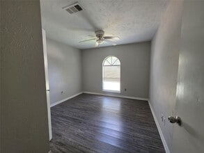 6918 Kearney Dr in Richmond, TX - Building Photo - Building Photo