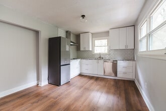 121 W Victoria Rd in Spartanburg, SC - Building Photo - Building Photo