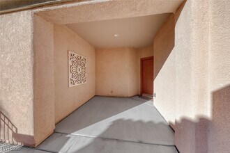 2620 Lochleven Way in Henderson, NV - Building Photo - Building Photo