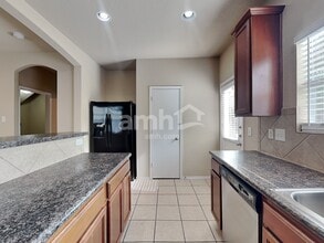 9811 Rainbow Crk in San Antonio, TX - Building Photo - Building Photo