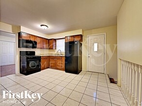 7919 Oak Park Ave in Burbank, IL - Foto de edificio - Building Photo