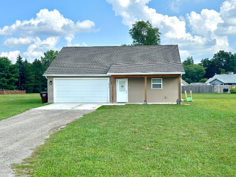 4731 Basin St in Adrian, MI - Building Photo