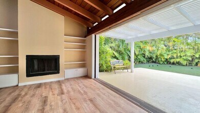 615 N Kalaheo Ave in Kailua, HI - Foto de edificio - Building Photo