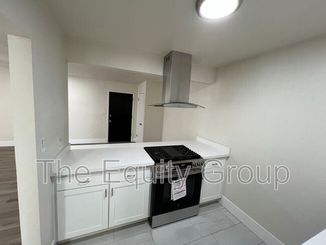 3525 W Campus Ave. in Visalia, CA - Building Photo - Building Photo