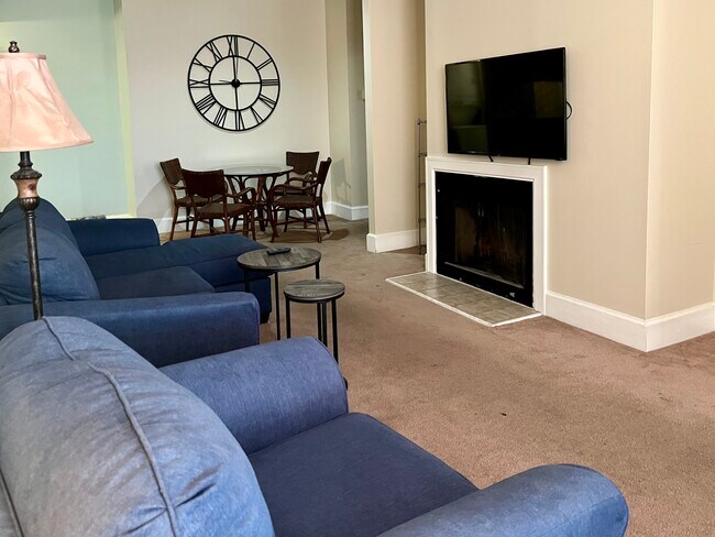 105 W Oglethorpe Ave, Unit 406 in Savannah, GA - Foto de edificio - Building Photo