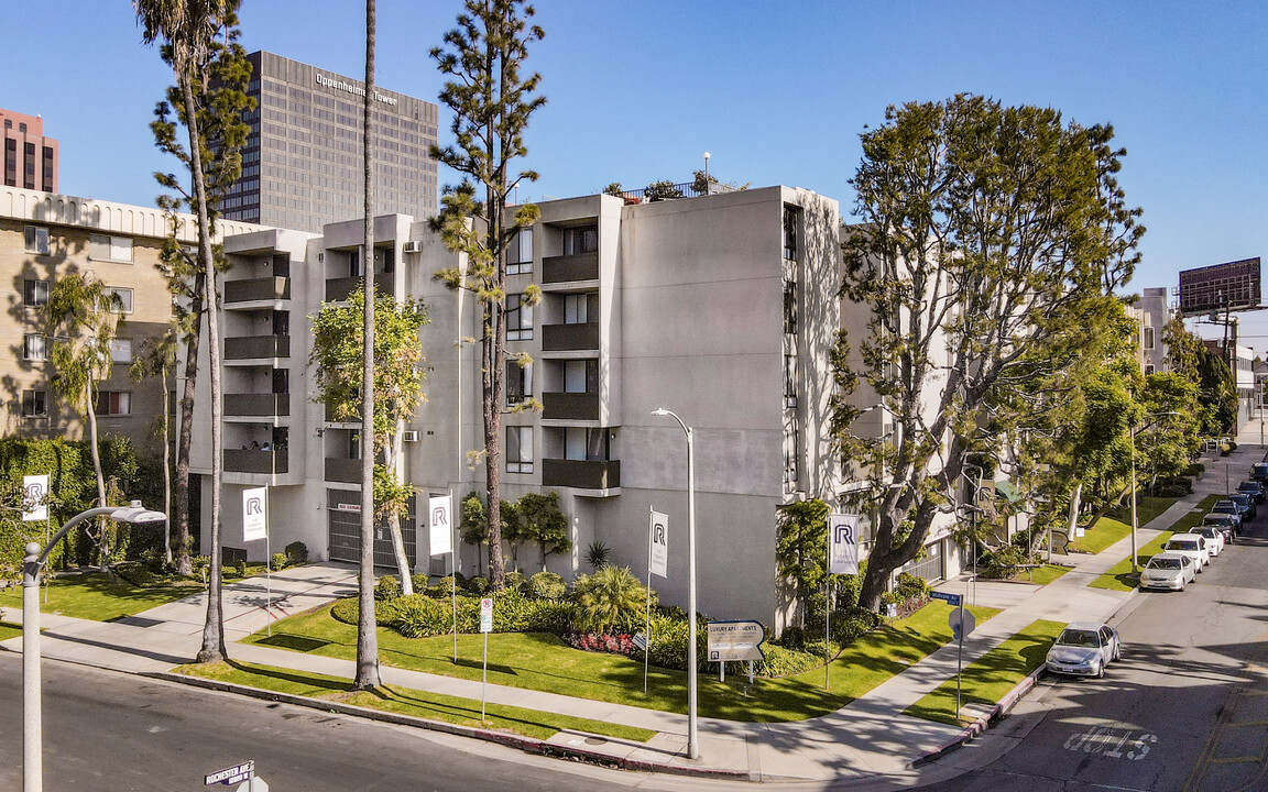 Roberts Rochester in Los Angeles, CA - Foto de edificio