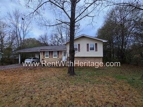 64 Wilburn Dr in Powder Springs, GA - Building Photo - Building Photo