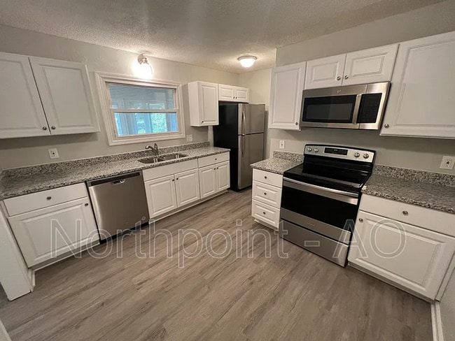 10007 E 77th Terrace in Raytown, MO - Building Photo - Building Photo