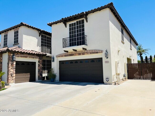 931 E Canyon Way in Chandler, AZ - Foto de edificio - Building Photo