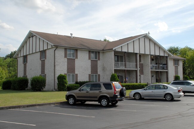 Millersdorf Apartments in Harrisburg, PA - Foto de edificio - Building Photo