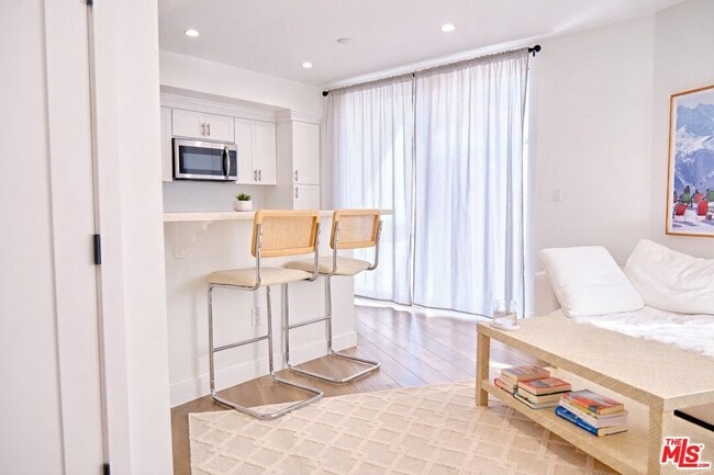 842 11th St in Santa Monica, CA - Building Photo - Building Photo