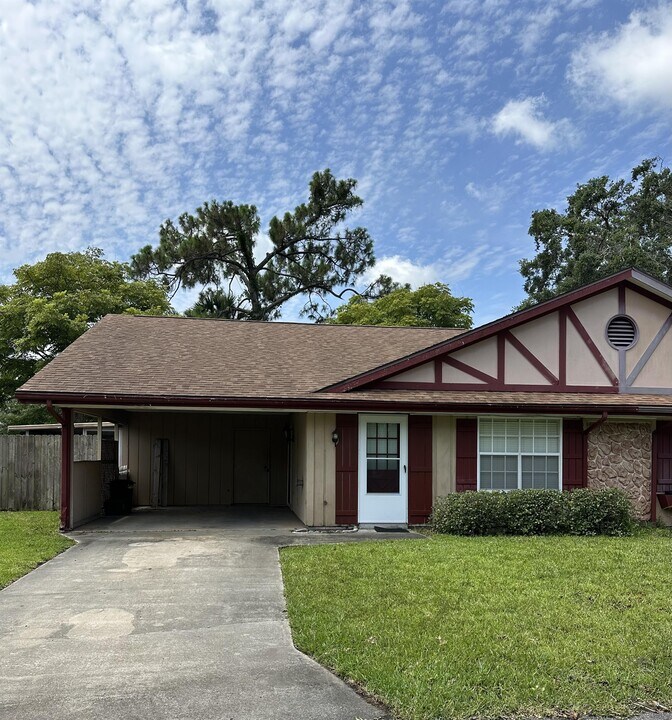 14 Birdie Dr in New Smyrna Beach, FL - Building Photo