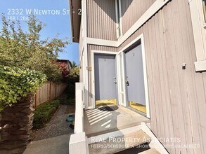 2332 W Newton St-Unit -2 in Seattle, WA - Building Photo - Building Photo