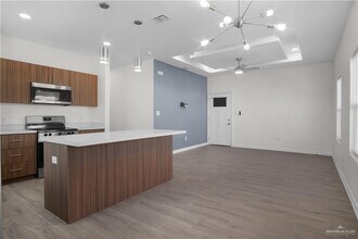 24 N Onyx Ave in Edinburg, TX - Building Photo - Building Photo