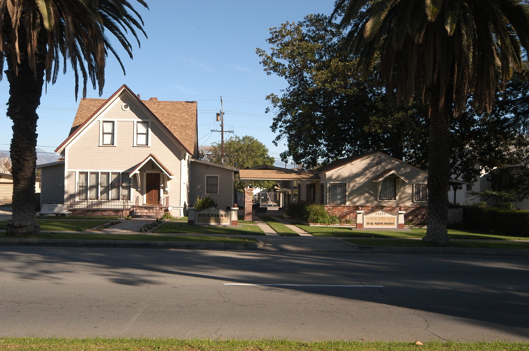 227,227 1/2, 229 N. River in Rialto, CA - Building Photo