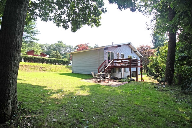 88 Saint Mary St in Needham, MA - Building Photo - Building Photo