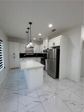 2305 E Viviana St in Edinburg, TX - Building Photo - Building Photo