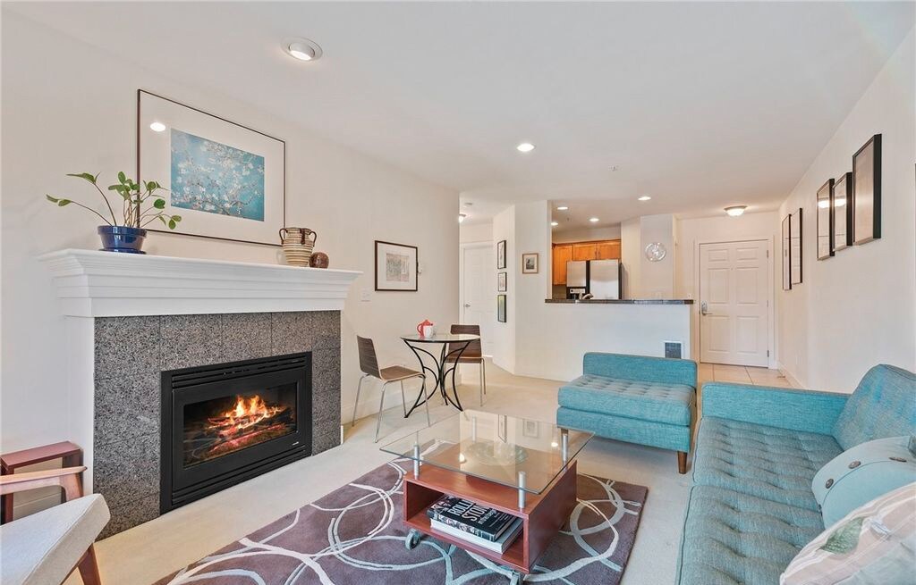 123 Queen Anne Ave N in Seattle, WA - Building Photo