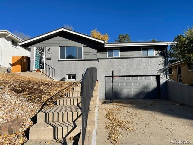 property at 480 S Ivy St