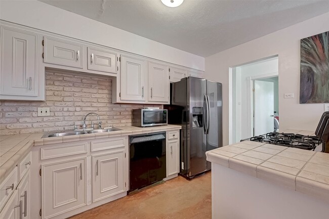 property at 6018 Berendo St