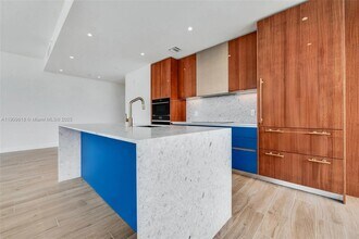 2678 Tigertail Ave, Unit 1501 in Miami, FL - Building Photo - Building Photo