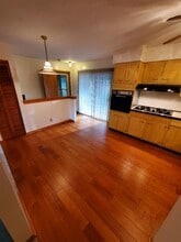 6814 Ravenwood Ave NW in North Canton, OH - Foto de edificio - Building Photo