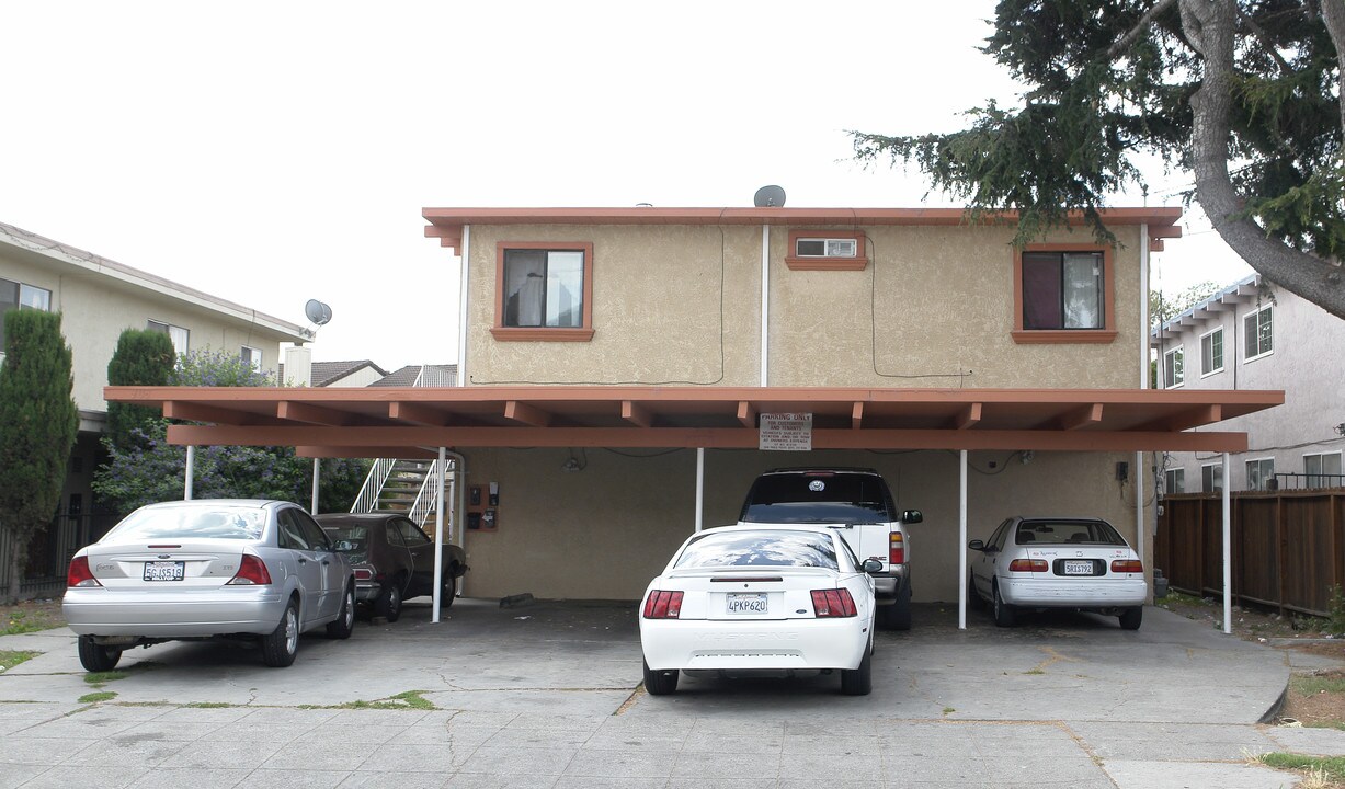 908 Thornton Ave in San Pablo, CA - Building Photo