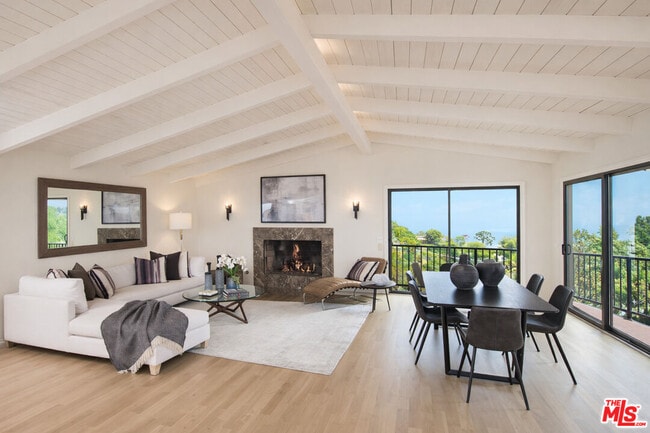 9305 Beverlycrest Dr in Beverly Hills, CA - Building Photo - Building Photo