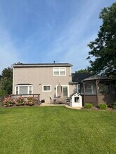 927 Cass Ln in Elk Grove Village, IL - Building Photo - Building Photo