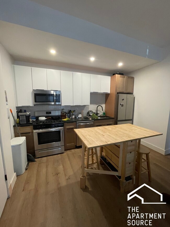 property at 1456 N Kedzie Ave