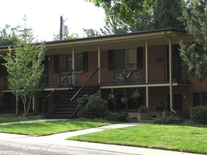 Foothills Apartments in Boise, ID - Foto de edificio - Building Photo