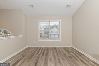 1555 Blossom Dr in Atlanta, GA - Building Photo - Building Photo