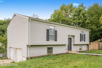 5600 Windy Willow Dr in Louisville, KY - Building Photo - Building Photo