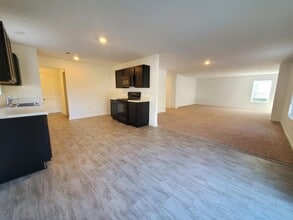 15 Clinchfield Ct in New Lebanon, OH - Building Photo - Building Photo