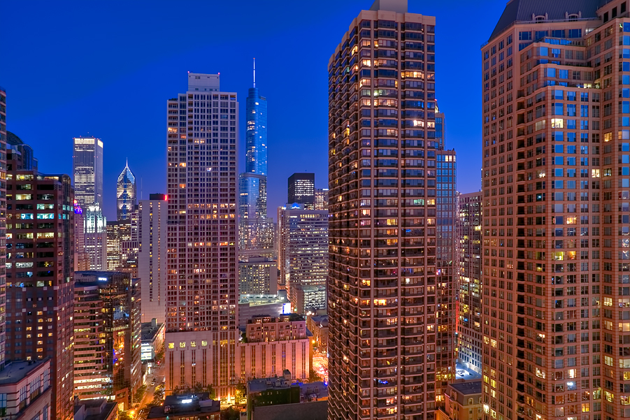 The Chicagoan in Chicago, IL - Building Photo