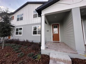 17592 Northlake Grv Dr in Oakland, FL - Building Photo