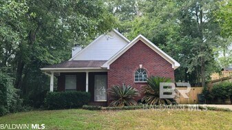114 Wicker Way in Daphne, AL - Building Photo
