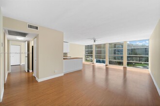 801 Three Islands Blvd, Unit 319 in Hallandale Beach, FL - Building Photo - Building Photo