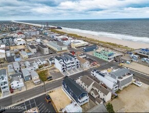 22 Dupont Ave, Unit 02 in Seaside Heights, NJ - Building Photo - Building Photo