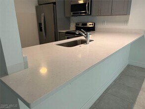 6064 Laurelwood Dr in Ft. Myers, FL - Building Photo - Building Photo