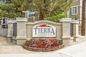 Tierra Antigua Apartments in Mesa, AZ - Foto de edificio - Building Photo